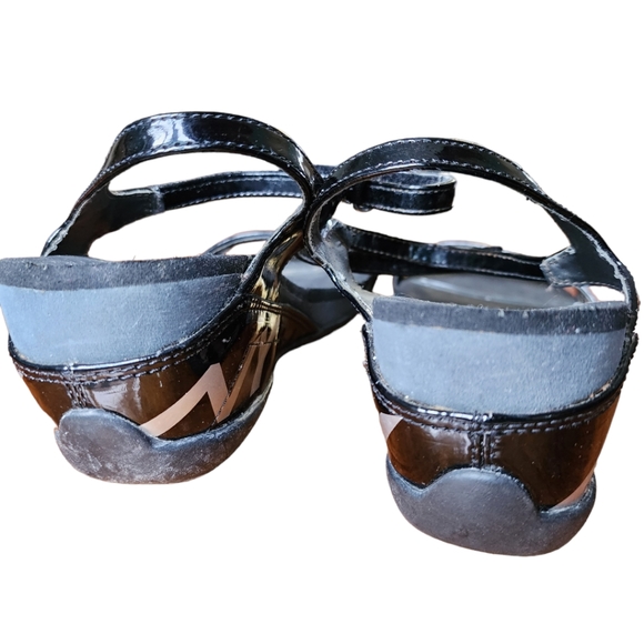 DKNY Sandals - Picture 3 of 8